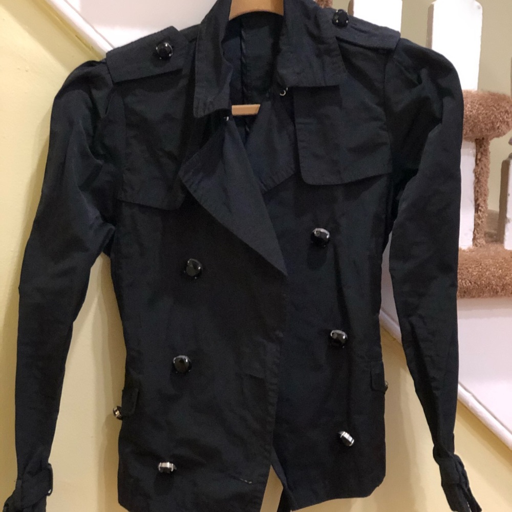🔥🔥Made in Italy contemporary designer jacket with gorgeous buttons.